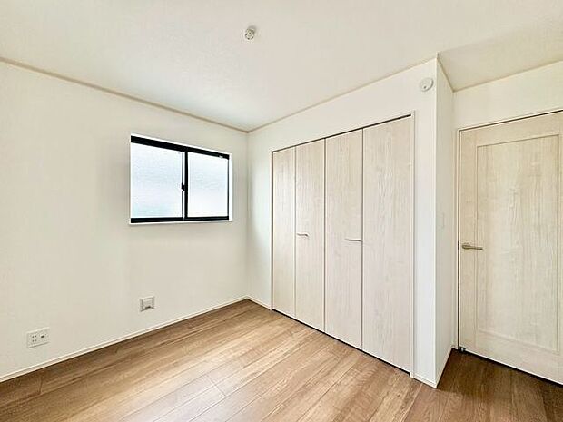 過ぎ行く時間をゆったりと感じることができる落ち着いたお部屋。静かな環境でリラックスタイムを。