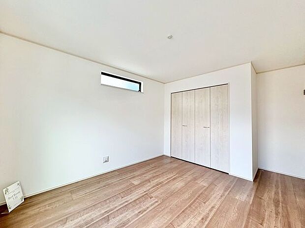 過ぎ行く時間をゆったりと感じることができる落ち着いたお部屋。静かな環境でリラックスタイムを。