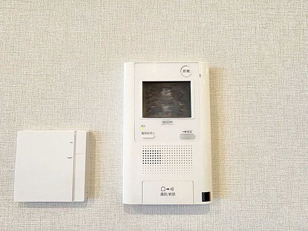 「見える安心」をカタチにしました。誰が来てもわかる様にモニター付インターホンを設置。