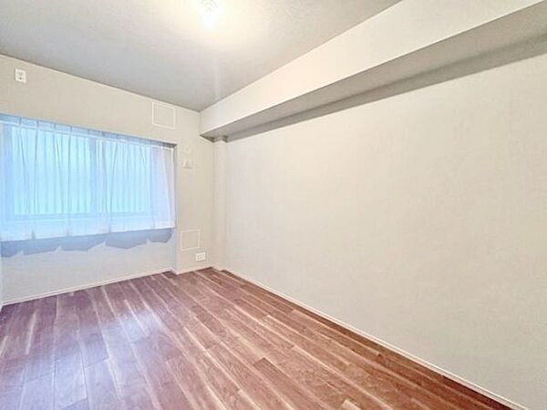 過ぎ行く時間をゆったりと感じることができる落ち着いたお部屋。静かな環境でリラックスタイムをスタート。