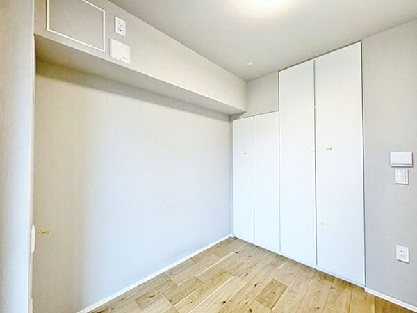過ぎ行く時間をゆったりと感じることができる落ち着いたお部屋。静かな環境でリラックスタイムをスタート。