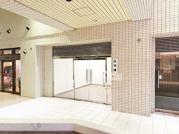 上質なデザインが落ち着きと高級感を与えます。安らぎに満ちた生活空間を予感させてくれます。