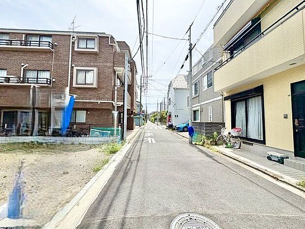車での移動が多い場合は幹線道路へのアクセスのしやすさは重要。スムーズに駐車できるかもご確認ください。