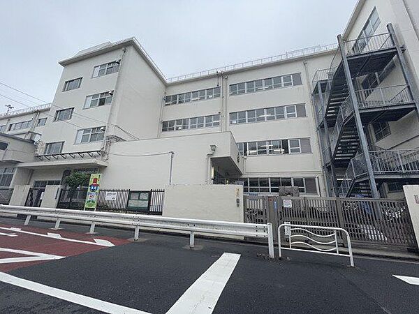 江東区立第二砂町中学校 650m