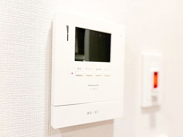 「見える安心」をカタチにしました。誰が来てもわかる様にモニター付きインターホンを設置。