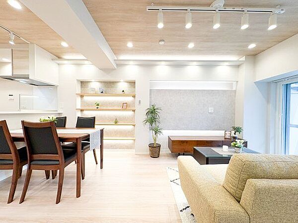 新規内装リノベーションで充実した設備と綺麗な空間から新生活をスタートしませんか？