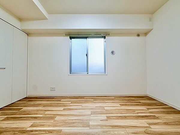 リビングで楽しく過ごした後はプライベートな時間を満喫。静かな環境でリラックスタイムをお過ごし下さい。