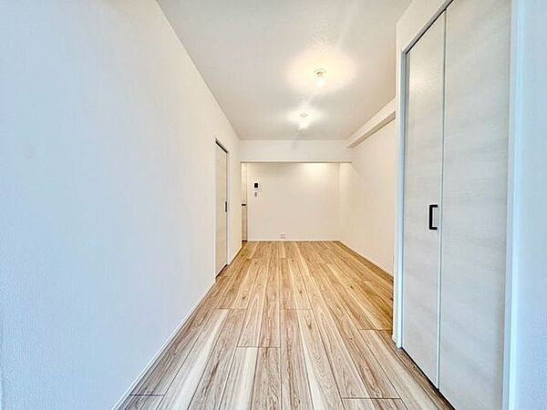 ここにはみんなが集い、食事と楽しい会話が始まる。そんな束の間の幸せを感じさせてくれる場所でありたい。
