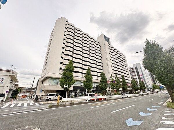 時代と共に変わりゆく街並みと、住む人の変わらない思いを融合。いつまでも誇りに思える住まいへ。