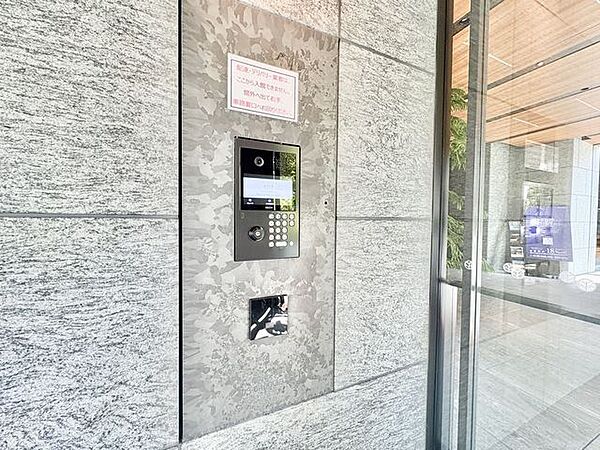 オートロック機能付で、安心のセキュリティ。毎日の暮らしを優しくサポートしてくれます。