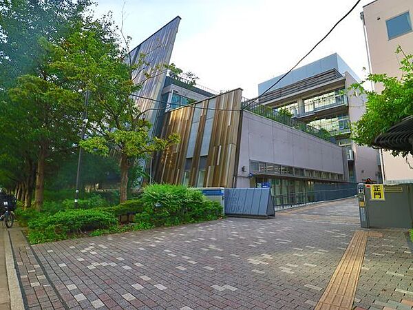 港区立芝浦小学校 170m