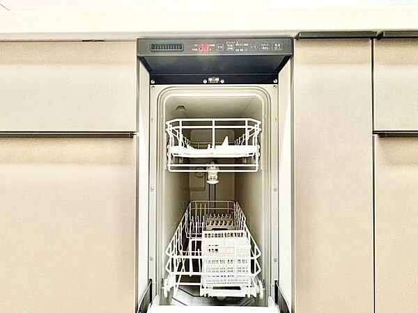 片付けの負担を軽減。様々なシーンで家事の時短に役立つ食洗機付。