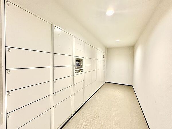 在宅不在を問わず届いた荷物を受け取れる宅配ボックス。