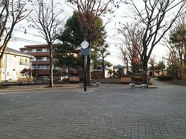 喜多見公園 190m