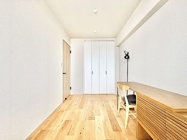 各居室にクローゼットをご用意。タンスなどを置かなくてもいいので、お部屋を広く使うことができます。