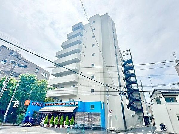 流行に左右されず、将来にわたって価値が継続する上質な佇まい。街に新たな価値をもたらし続けてくれます。