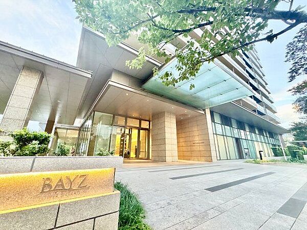 エントランスのお手入れが行き届き、共用部分がキレイでした。資産価値を高める部分としては重要です。