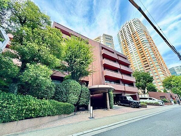 住む人がいつまでも心地良さを感じ続けられる多様な住空間を創造します。