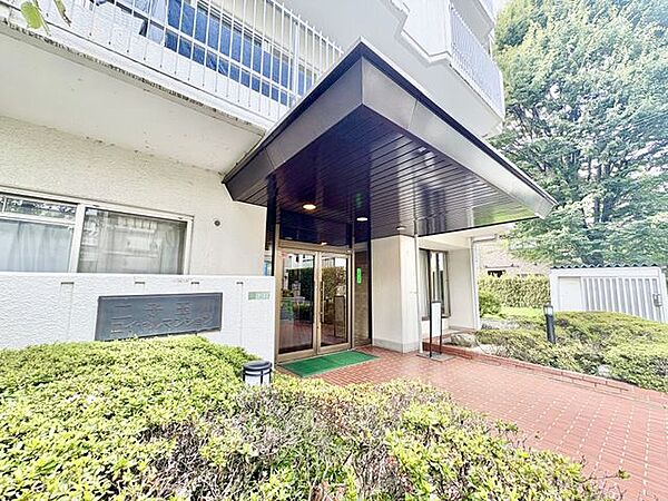 帰宅されるご家族や、訪れる方を優しく迎える・安らぎに満ちた生活空間を予感させてくれます。
