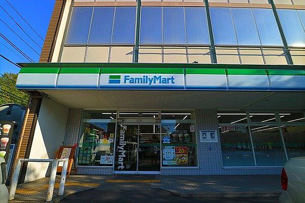 ファミリーマート世田谷瀬田四丁目店 240m