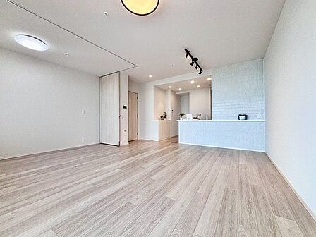 会話が弾むリビング、料理が愉しくなるキッチン。家は、ただ生活する場ではなく、暮らしを愉しく、快適に。