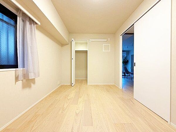 過ぎ行く時間をゆったりと感じることができる落ち着いたお部屋。静かな環境でリラックスタイムを。
