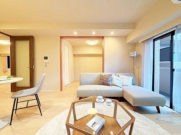 豊かな居住性と、クオリティが見事に調和した住空間は、住まうことの喜びを感じさせてくれます。