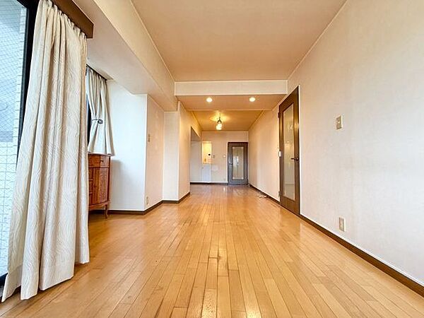 洗練されたデザインと機能性が織りなすこだわりの住空間。ゆったりとした時間をお過ごしください。