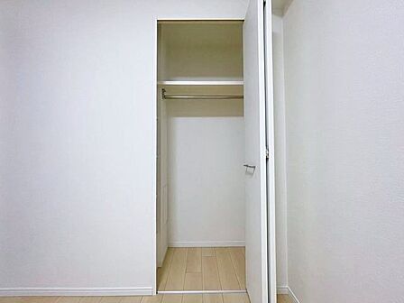 お部屋には充分な収納スペースをご用意。自分だけの空間を作り上げることができます。