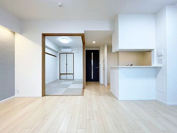 開放感たっぷりの室内は、ホッと落ち着く居心地の良さを感じられます。