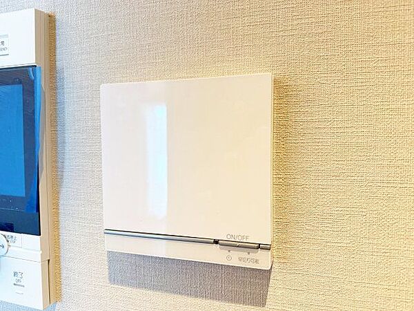 リビングダイニングには心地よい温もりを届ける床暖房を完備。