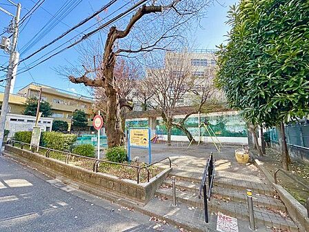 鶯谷児童遊園地 400m