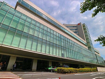 日本赤十字社医療センター 1300m