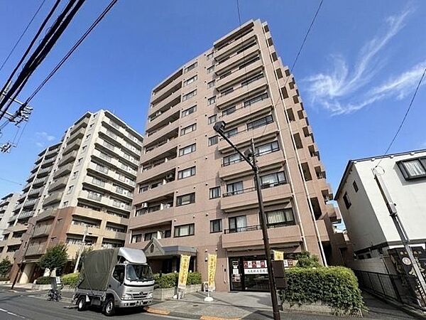 流行に左右されず、将来にわたって価値が継続する「上質」な佇まい。（空の加工を生成AIで行っています）