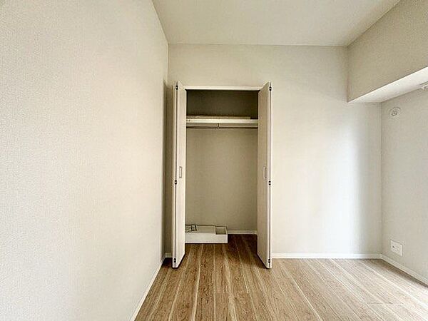 各居室にクローゼットをご用意。タンスなどを置かなくてもいいので、お部屋を広く使うことができます。