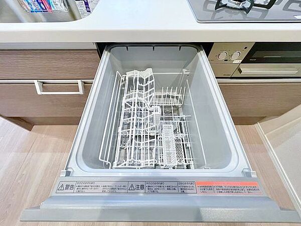 片付けの負担を軽減。様々なシーンで家事の時短に役立つ食洗機付。