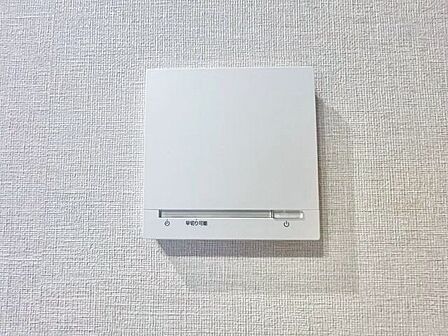 リビングダイニングには床暖房完備。乾燥も空気の汚れもなく快適です。
