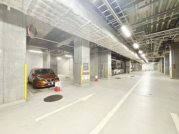 敷地内駐車場。