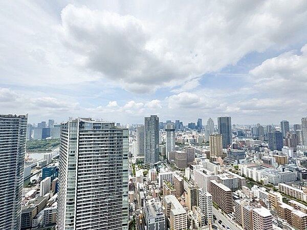 バルコニーに出た時には、頬をなでる優しい風を感じることが出来ます。つい深呼吸をしたくなる眺望です。
