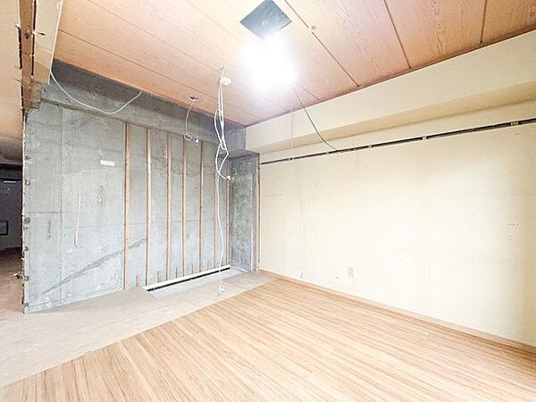 少しでも豊かに快適に。そんな想いから生まれた邸宅は、これから先の生活をきっと支えてくれるはずです。（AIにより家具・小物を消去したCG加工画像です）