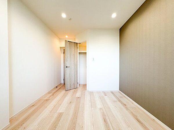 過ぎ行く時間をゆったりと感じることができる落ち着いたお部屋。プライベートな時間を満喫できます。