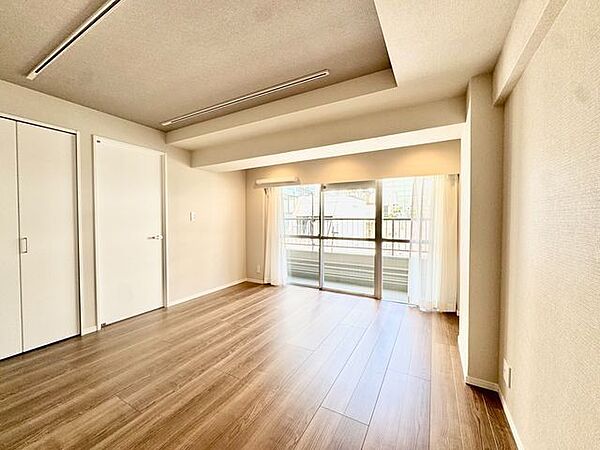 太陽の恵みを一気に受けた明るくあたたかいお住まい。吹きぬける風を感じながら爽やかで風通しの良い暮らし。