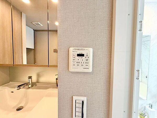 乾燥・涼風・暖房・換気といった一年中様々なシーンで活躍する設備。一日の疲れを癒す場所はいつも快適に。