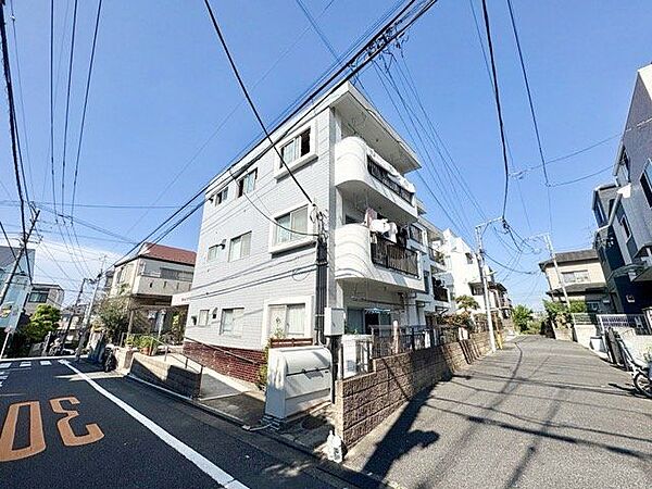 歳月をかけて育んだ豊かな住まいは、ご家族を温かく迎えてくれます。幸せな時間と暮らしが生まれます。