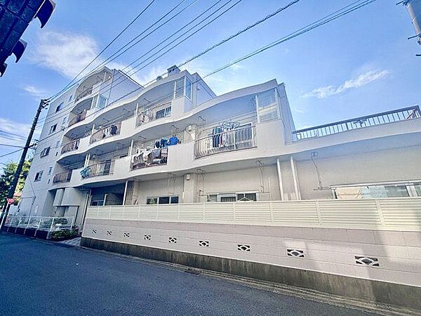 時の流れと共に魅力が深まった外観は、やすらぎ感と上質感を演出します。