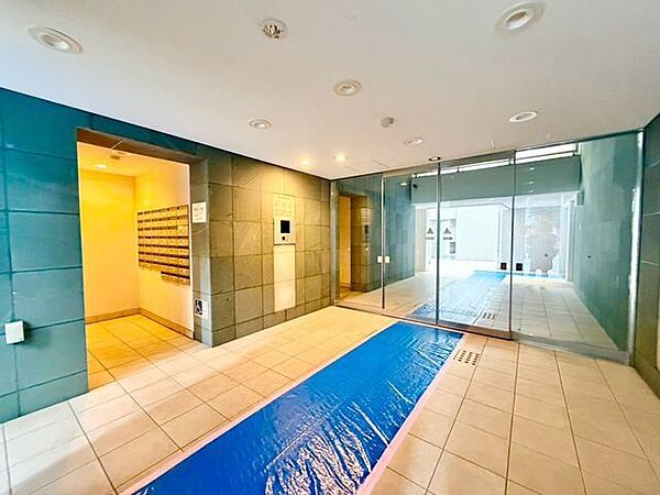 住む方が安らぎと品格の良さを感じることができるようなエントランス空間です。