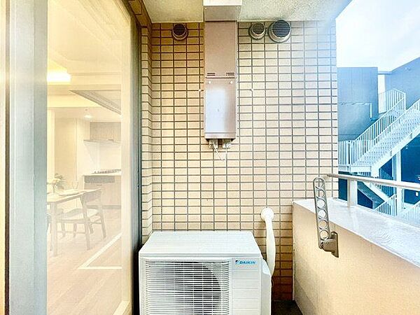 バルコニーは、日当り良好です。開放感と爽やかな風を感じていただけると思います。