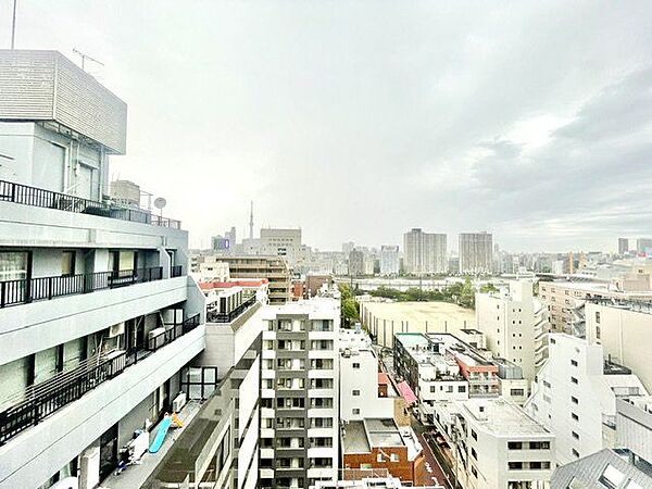 バルコニーに出た時には、頬をなでる優しい風を感じることが出来ます。つい深呼吸をしたくなる眺望です。