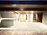 エントランス：心も体もあたたまる、ほっとしたひとときをこのマンションですごしてみませんか。