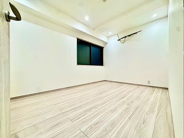 過ぎ行く時間をゆったりと感じることができる落ち着いたお部屋。プライベートな時間を満喫できます。